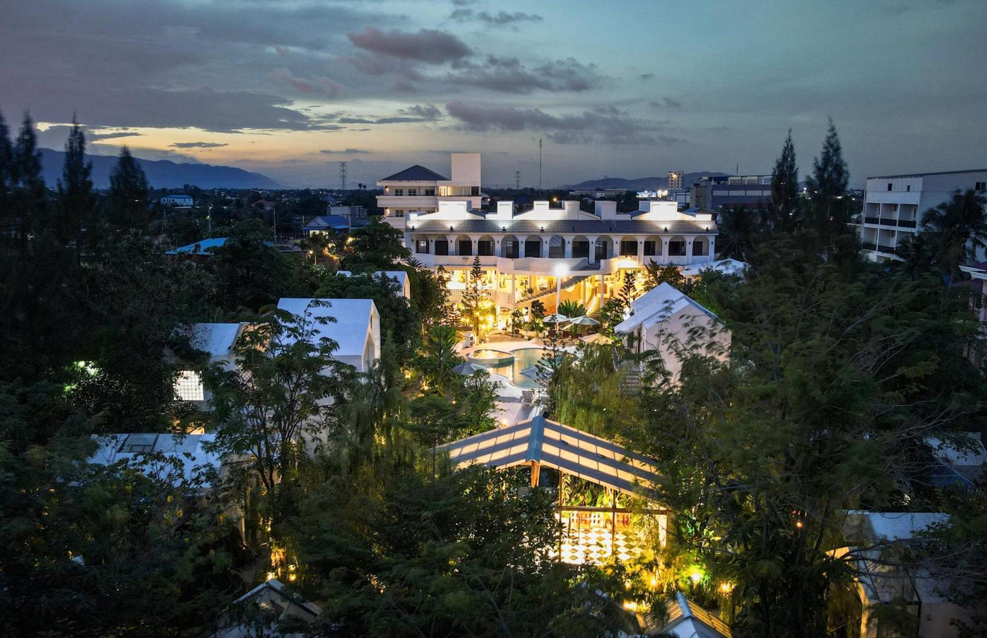 Montagne Residence Kampot Bagian luar foto
